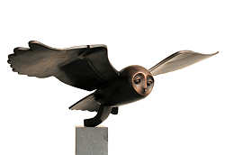 Fly away | bronzen beeld van een uil van Frans van Straaten koopt u nu online! ✓Hoogste kwaliteit & service ✓Veilig betalen ✓Gratis verzending