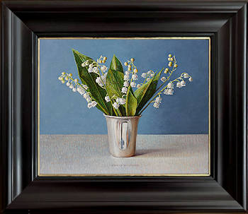 Lelietjes van Dalen in zilveren bekertje | stilleven schilderij van Ingrid Smuling koopt u nu online! ✓Veilig betalen ✓Gratis verzending