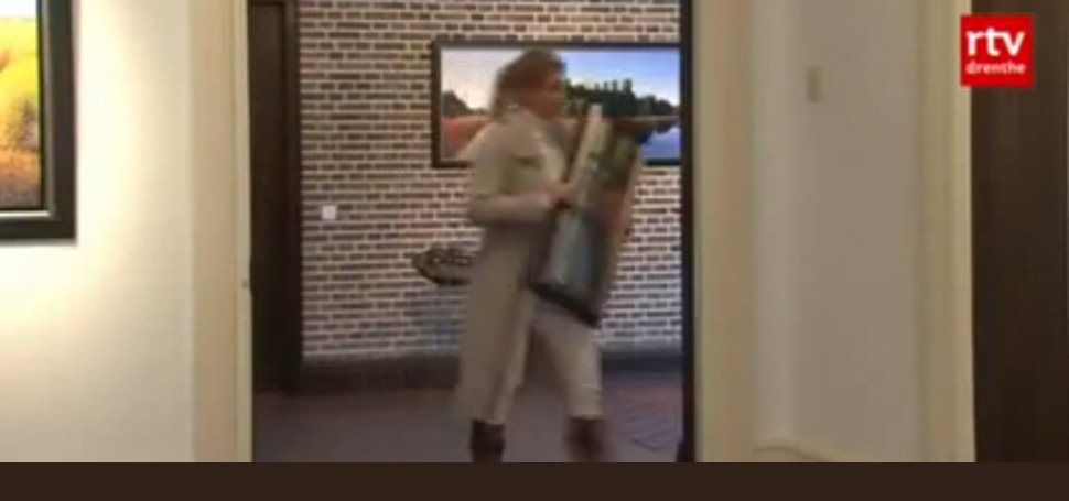 Een nieuwe tentoonstelling wordt ingericht. Interview in het programma Bartissimo van RTV Drenthe